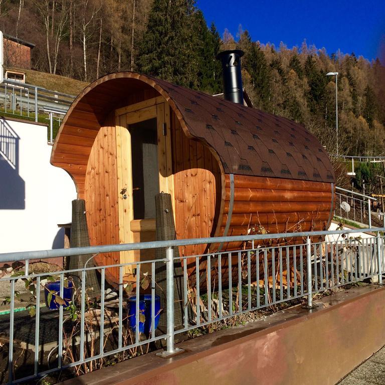 Haus Alpenhahn Apartment Wenns Ruang foto